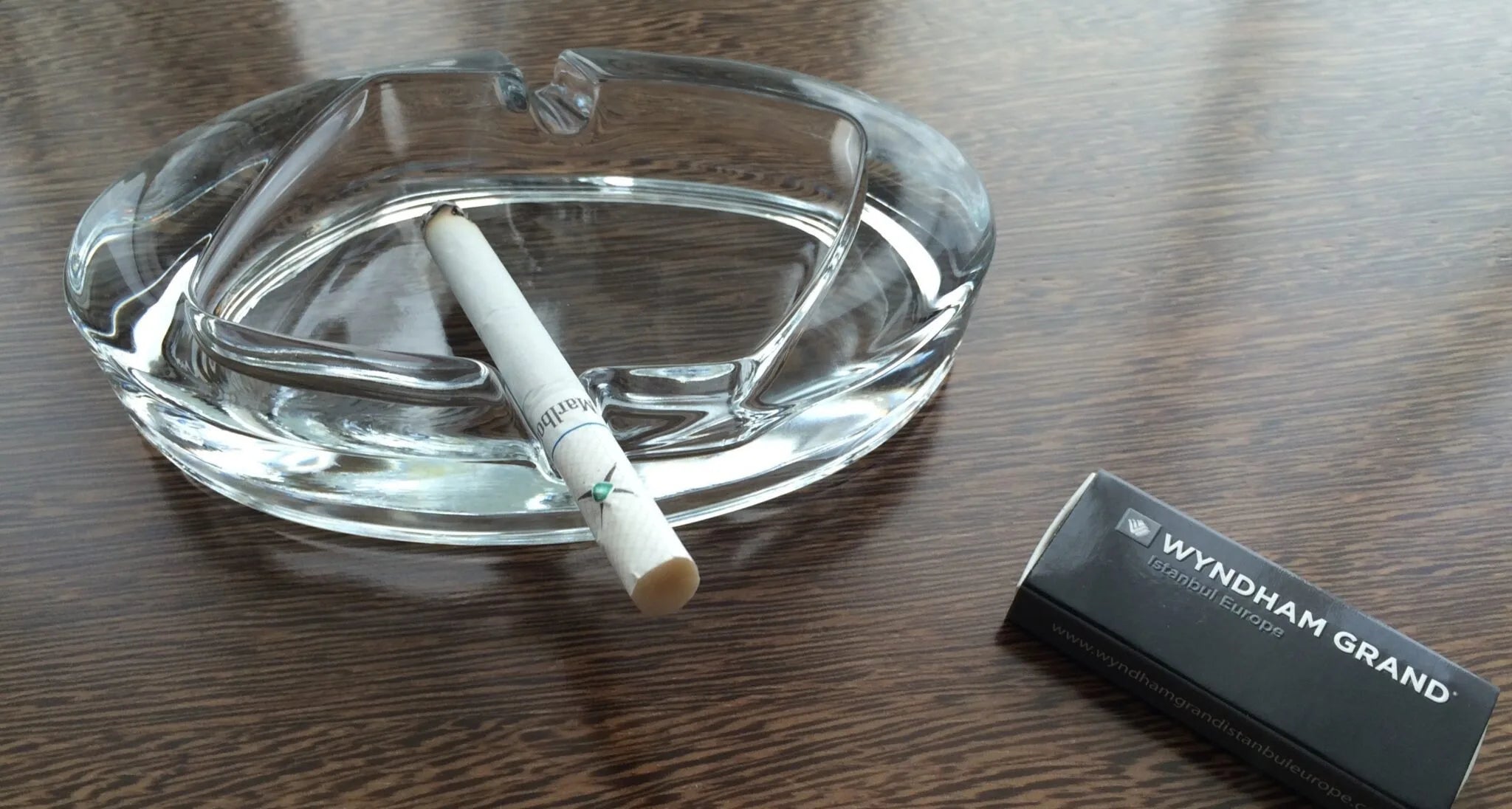 Ashtray Supplier in UAE: Quality, Durability & Bulk Solutions for Every Space