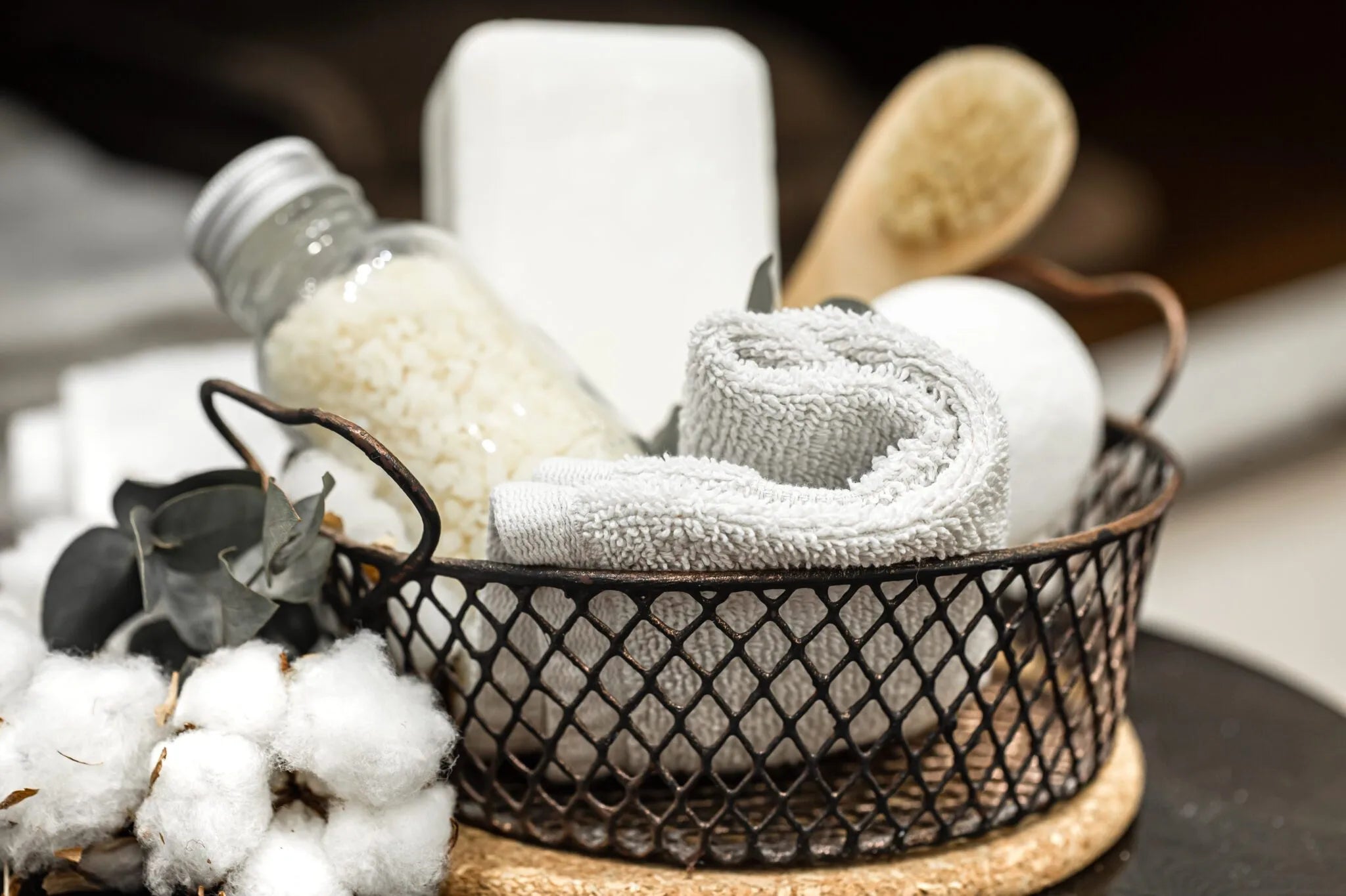 Hotel Bathroom Accessories in Dubai: Elevating Luxury and Functionality in Hospitality Spaces