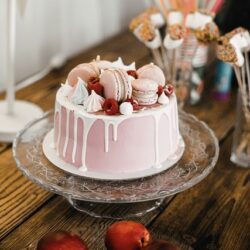 How Cake Stands Enhance the Dining Experience in 5-Star Hotel Pastry Displays