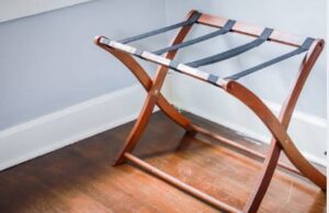 Read more about the article Stylish and Functional: The Best Luggage Racks for High-End Hotels